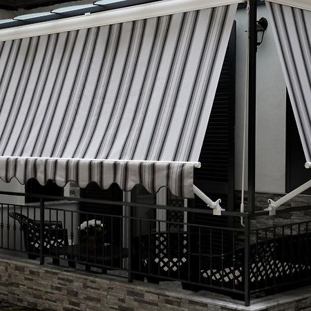 Casa Vacanze Sannazzaro 70 Napoli Bagian luar foto