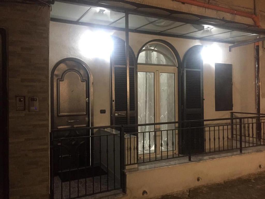 Casa Vacanze Sannazzaro 70 Napoli Bagian luar foto