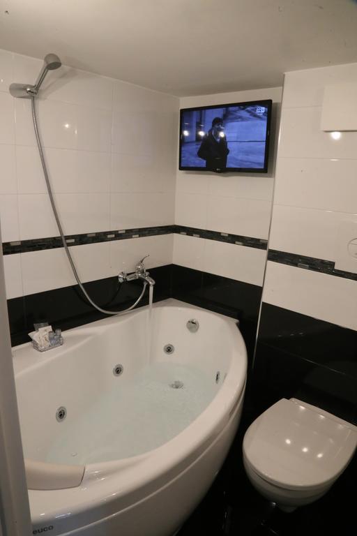 Casa Vacanze Sannazzaro 70 Napoli Bagian luar foto