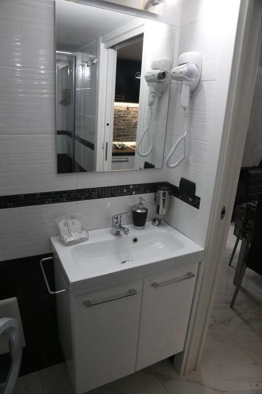 Casa Vacanze Sannazzaro 70 Napoli Bagian luar foto