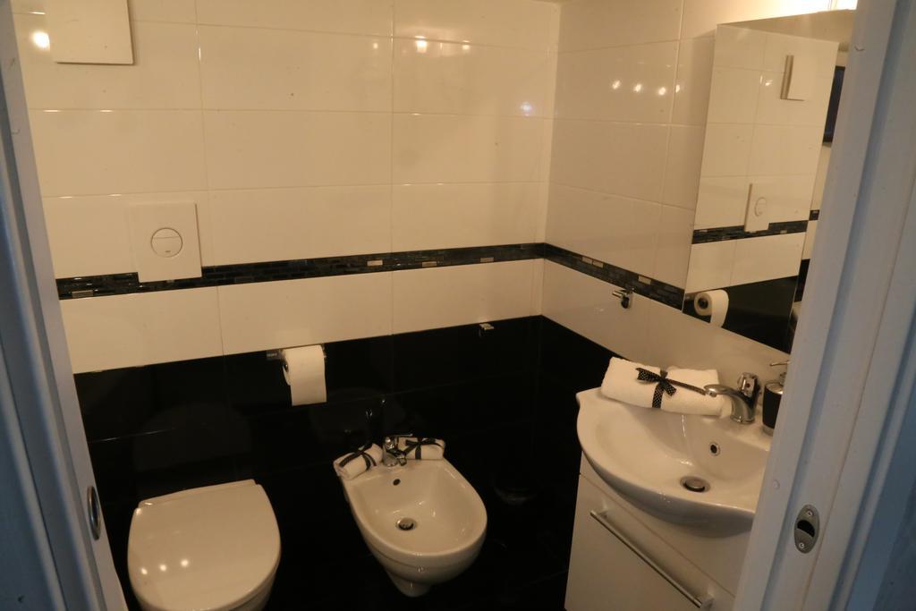 Casa Vacanze Sannazzaro 70 Napoli Bagian luar foto