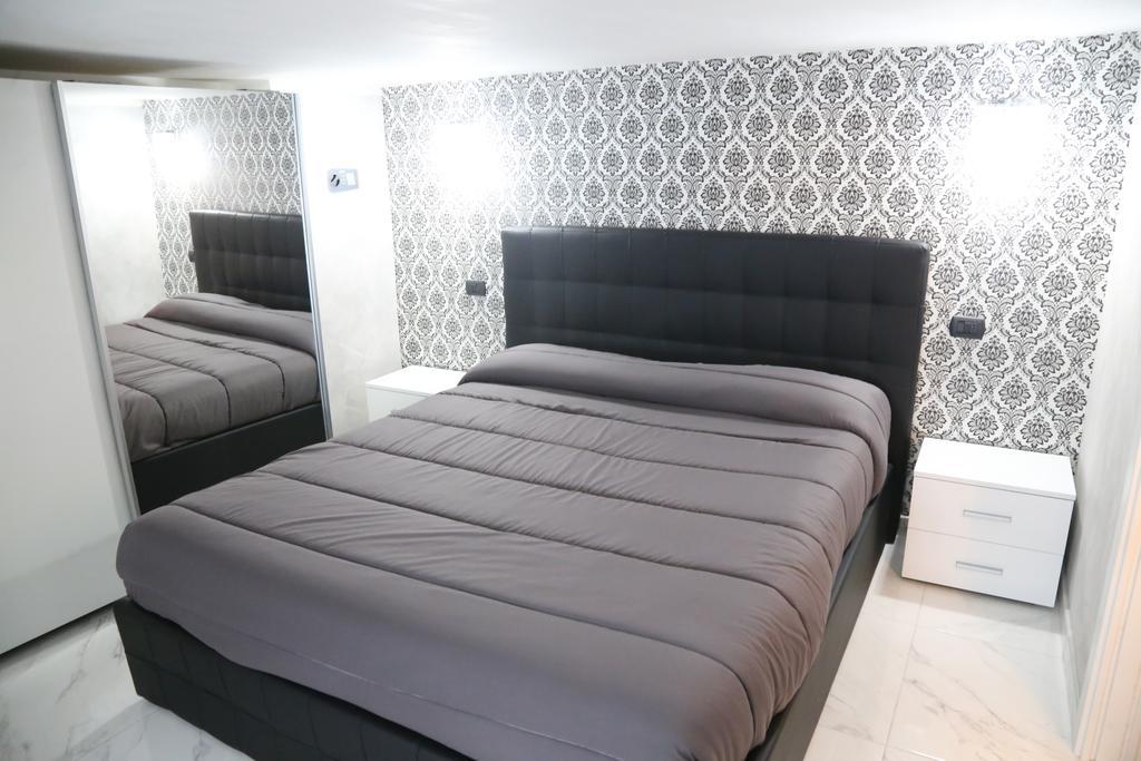 Casa Vacanze Sannazzaro 70 Napoli Bagian luar foto