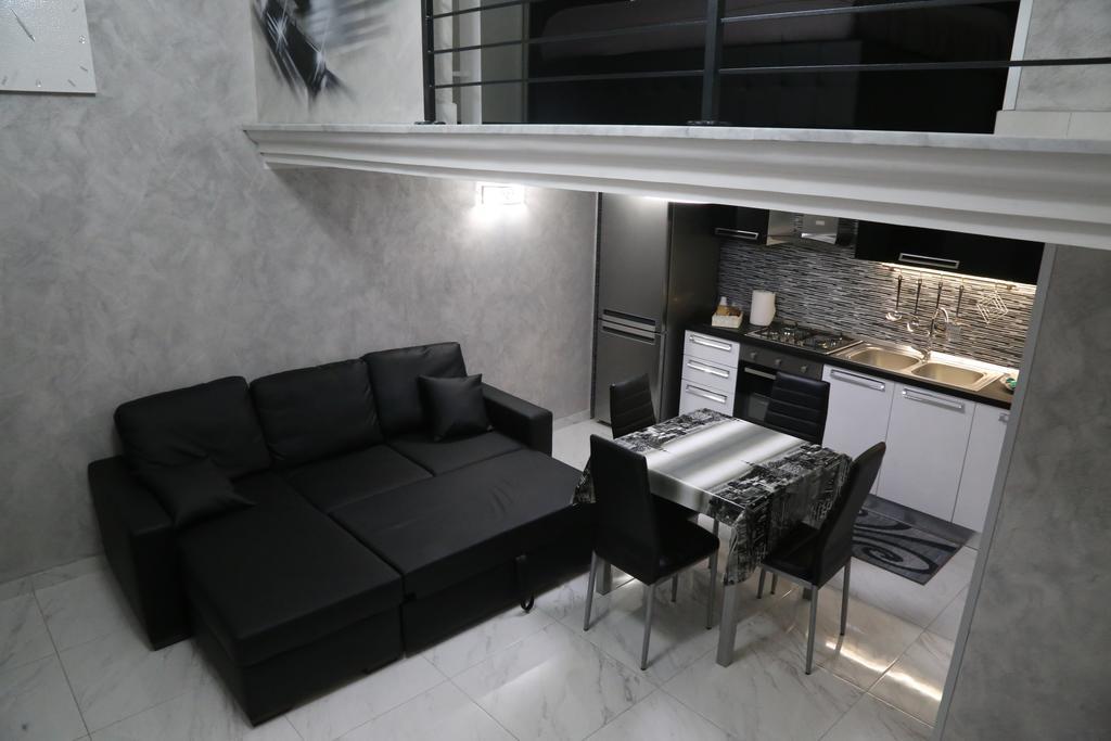 Casa Vacanze Sannazzaro 70 Napoli Bagian luar foto