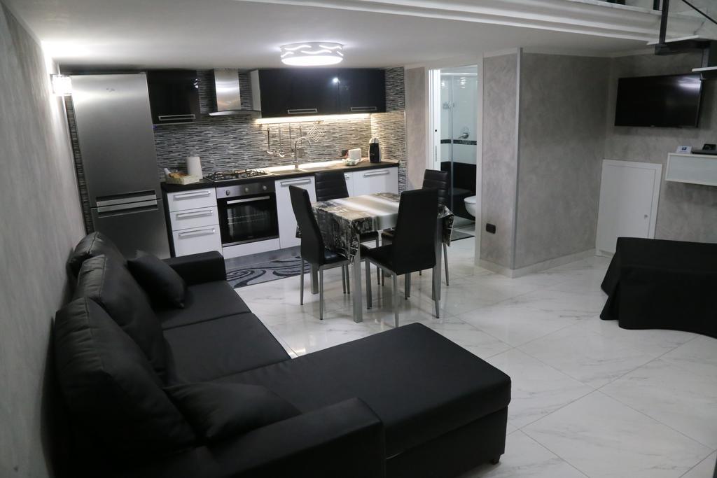 Casa Vacanze Sannazzaro 70 Napoli Bagian luar foto