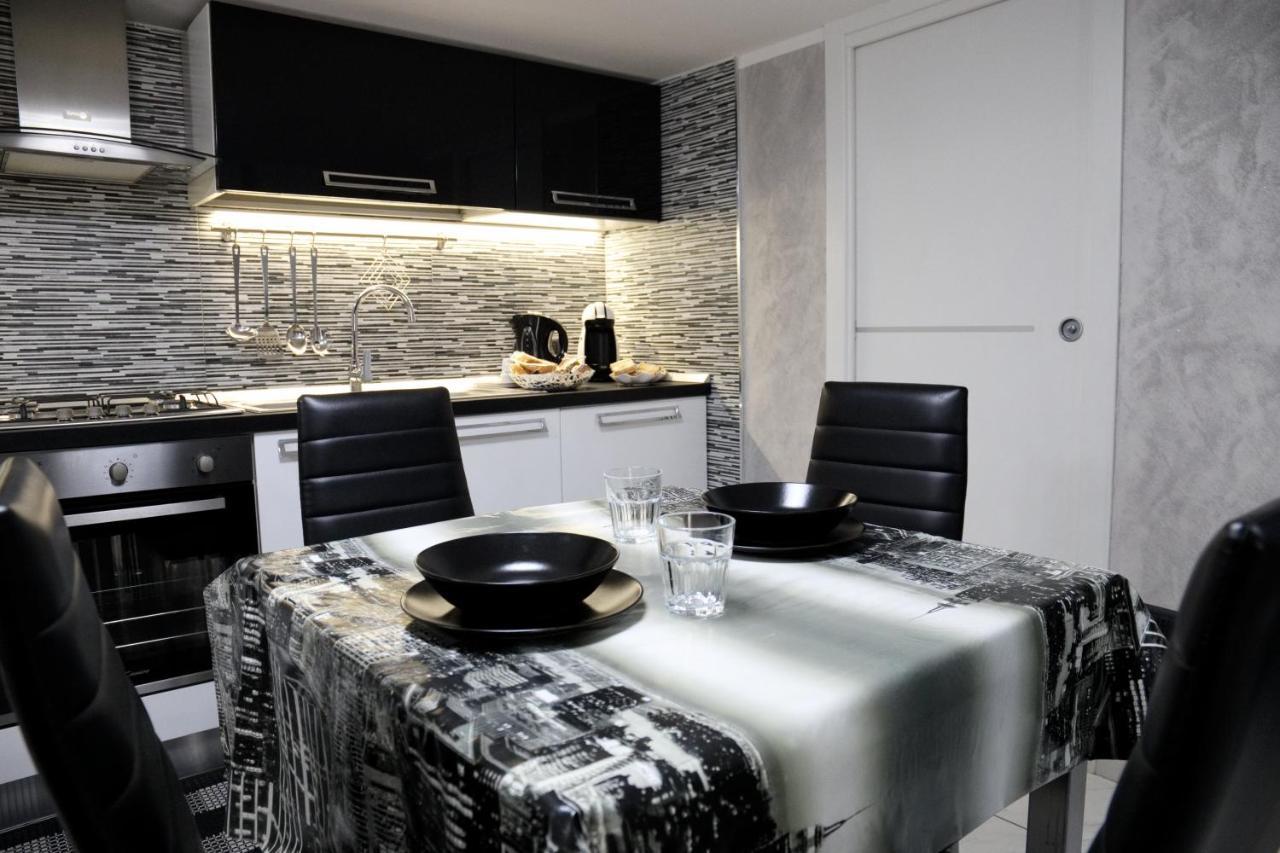 Casa Vacanze Sannazzaro 70 Napoli Bagian luar foto